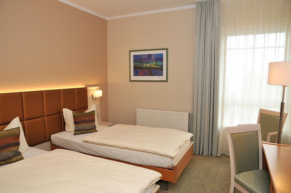Hotel Friesen Werdau Zewnętrze zdjęcie